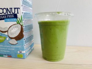 朝食にぴったり グリーンスムージーの作り方 さやココのお菓子 Sayacoucou